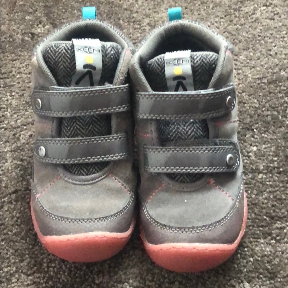 Girls Velcro shoes/boots